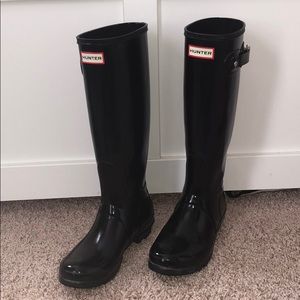black gloss hunter rain boots